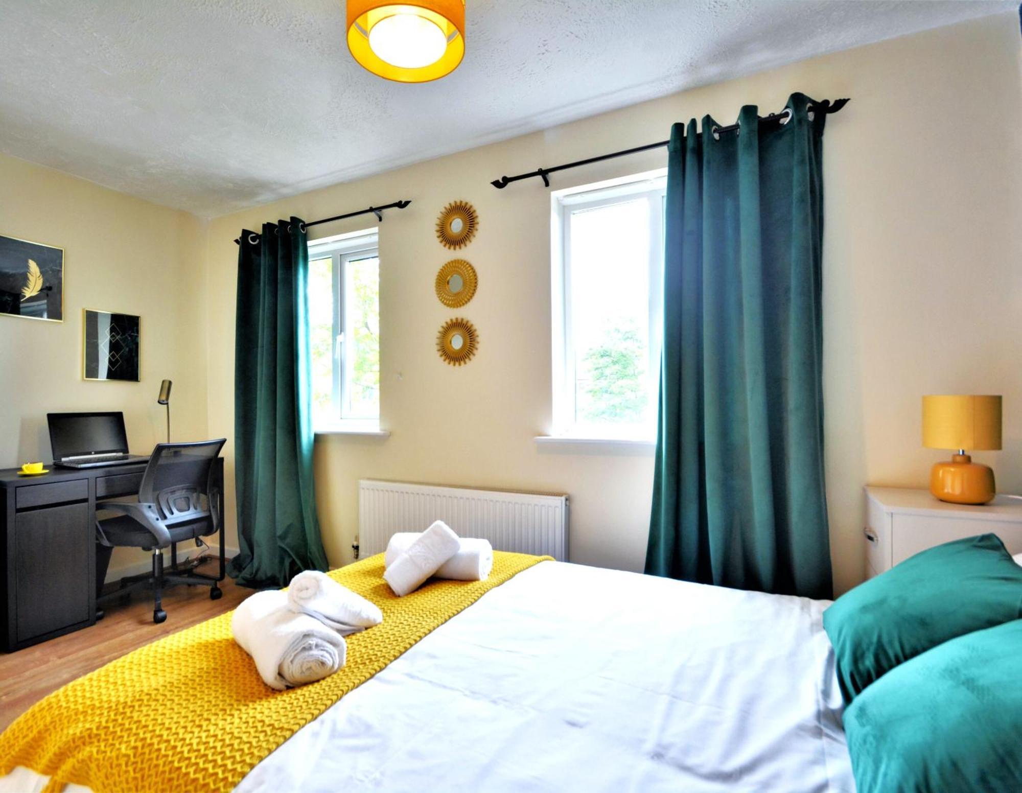 Manchester Townhouse By Bevolve - 4 Bedrooms - Free Parking Esterno foto
